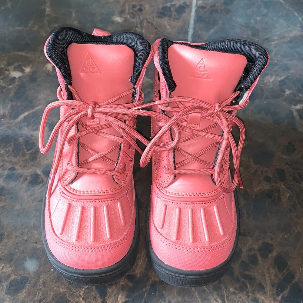 Nike Woodside Toddler boots size 12C